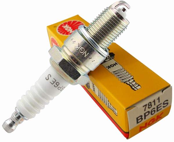 Свеча NGK 21/1к 7811 BP6ES MB W460, W463, W126 2.3-5.0 85-0X; Nissan Sunny 1.5 86-88; Peugeot 505, J5, Renault 11, 19, Master, Super5, Trafic, Clio 1.2-2.0 85-98; Saab 90, 900 1.5-2.0 85-90; Volvo 240, 340-360 2.0-2.3 -88); VW Golf I, Jetta