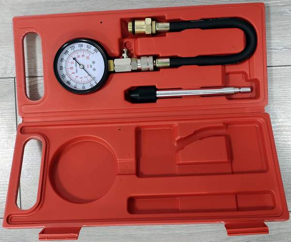 Манометр для измерения компрессии цилиндров