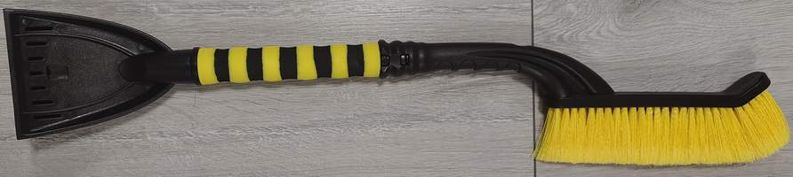 Щетка зимняя для снега со скребком разборная 67см (жёлтая)